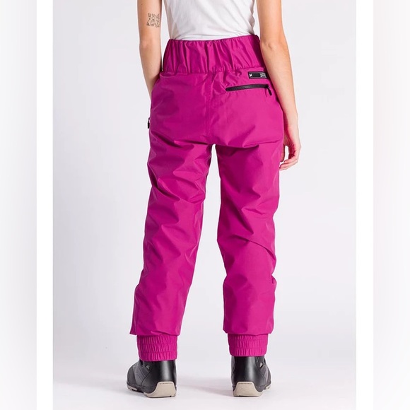 2023 L1 Lovecat Snow Pant - Picture 2 of 6